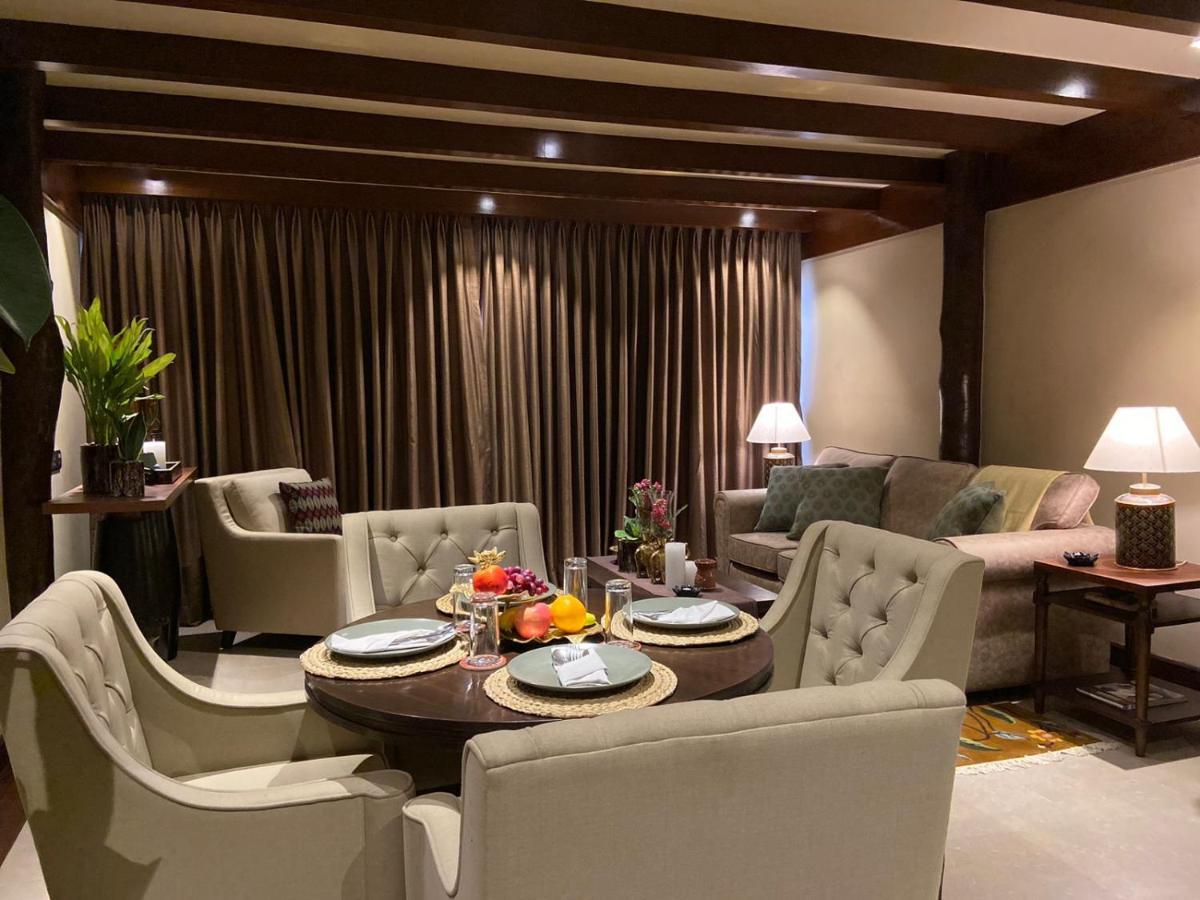 Miraaya Wellness And Golf Resort Chitwan Esterno foto