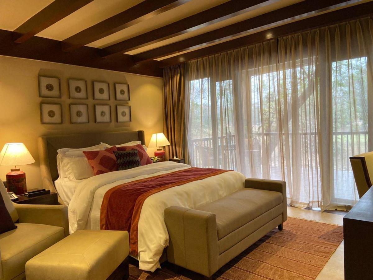 Miraaya Wellness And Golf Resort Chitwan Esterno foto
