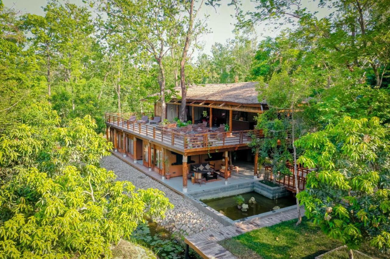 Miraaya Wellness And Golf Resort Chitwan Esterno foto