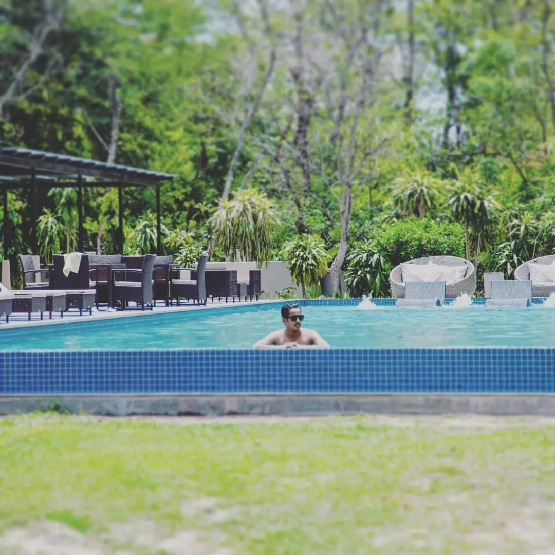 Miraaya Wellness And Golf Resort Chitwan Esterno foto