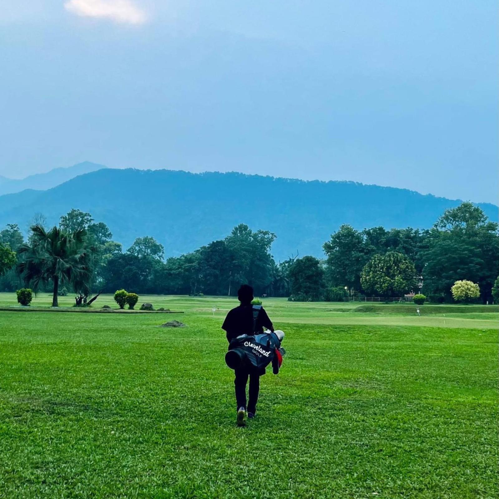 Miraaya Wellness And Golf Resort Chitwan Esterno foto