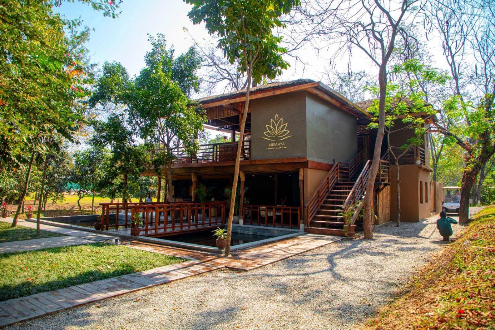 Miraaya Wellness And Golf Resort Chitwan Esterno foto