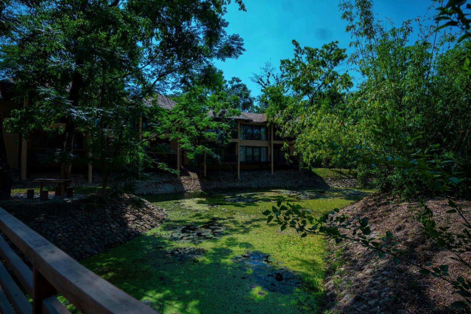 Miraaya Wellness And Golf Resort Chitwan Esterno foto