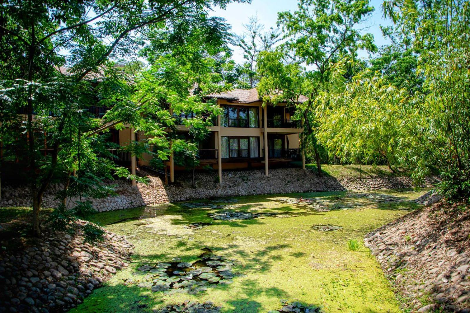 Miraaya Wellness And Golf Resort Chitwan Esterno foto