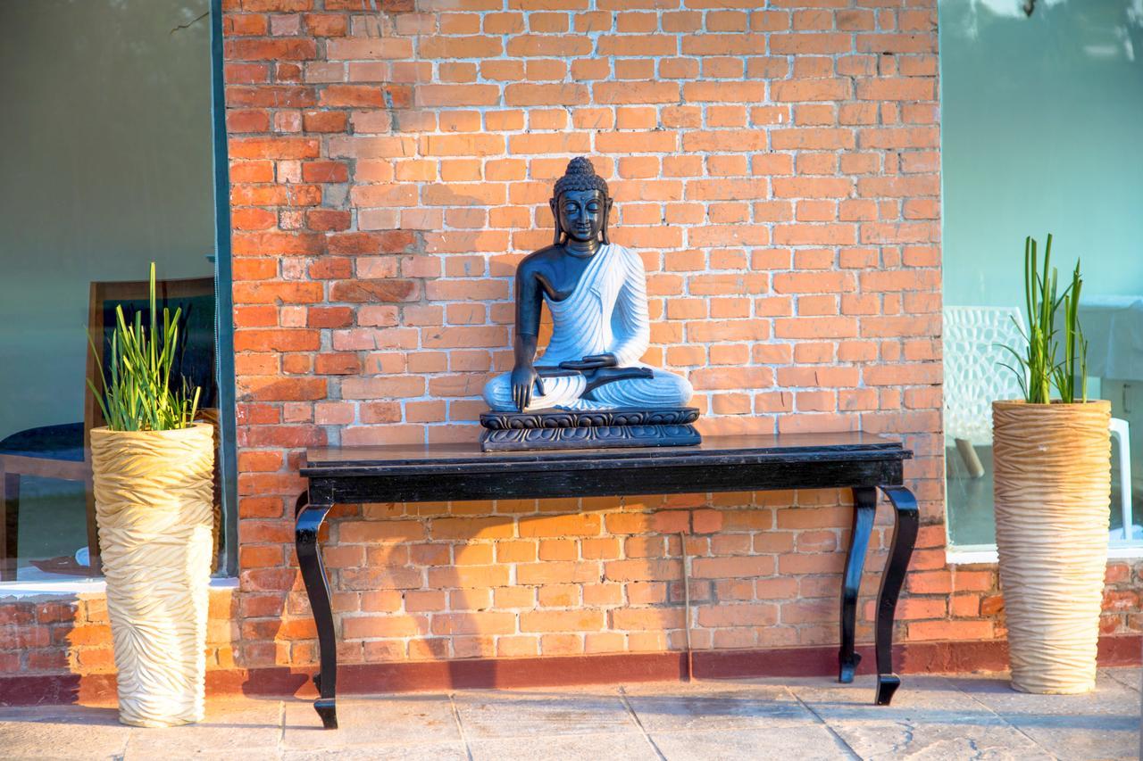 Miraaya Wellness And Golf Resort Chitwan Esterno foto