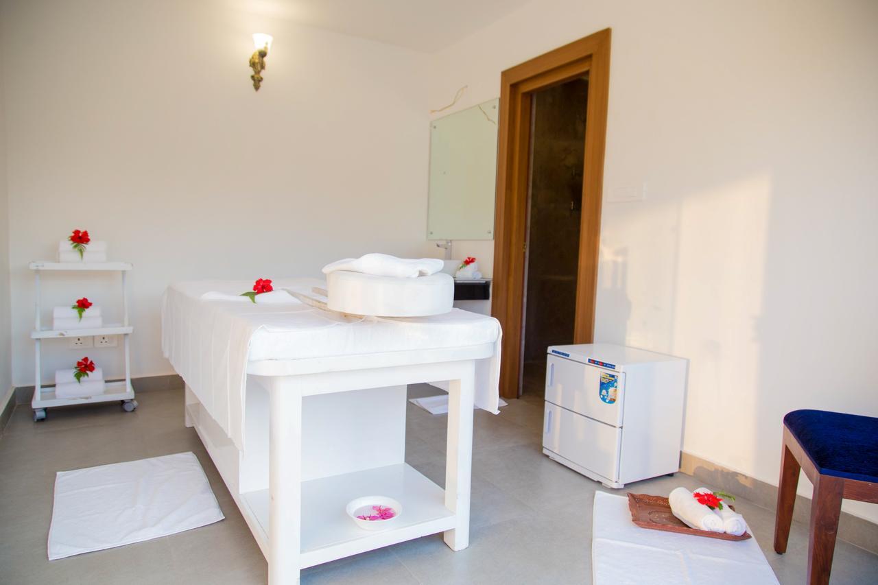 Miraaya Wellness And Golf Resort Chitwan Esterno foto