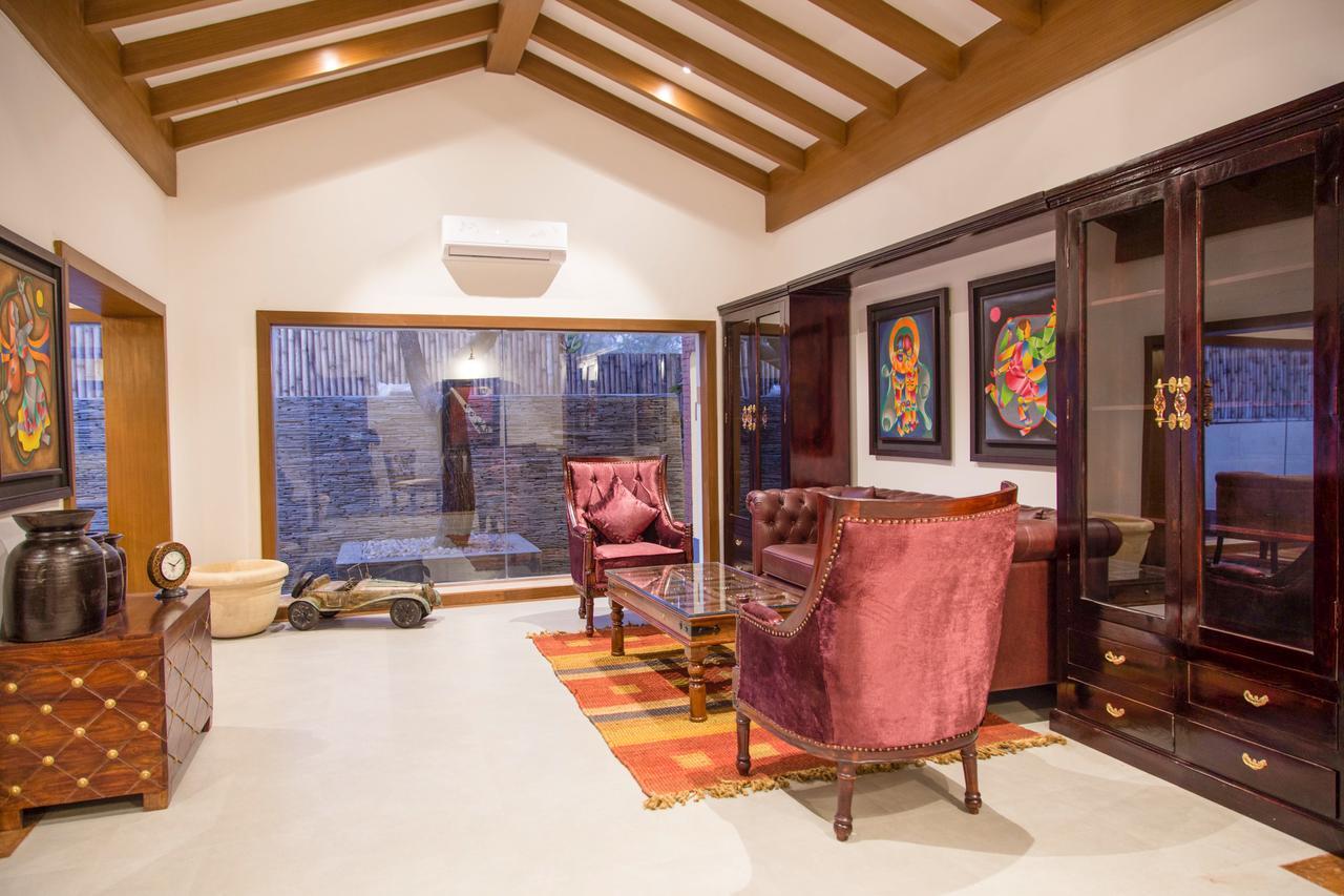 Miraaya Wellness And Golf Resort Chitwan Esterno foto