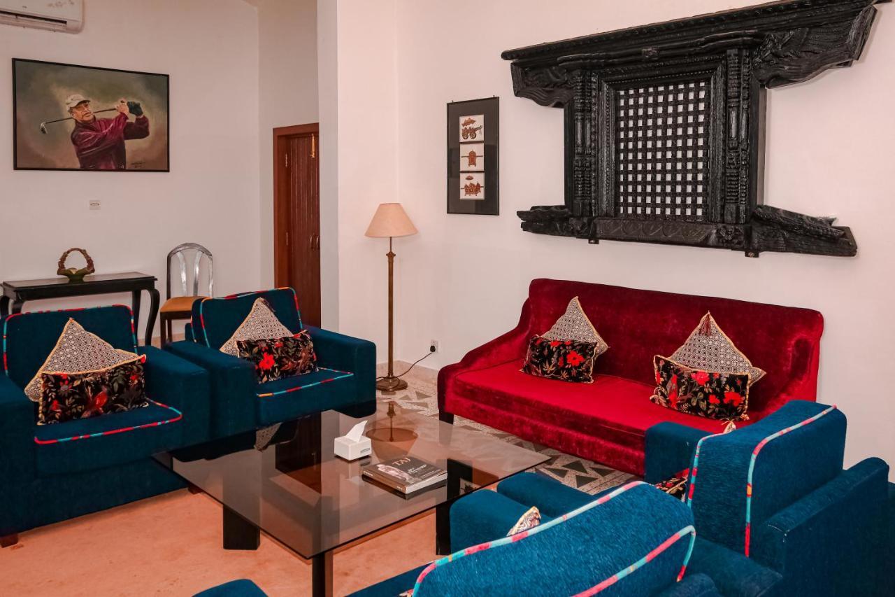 Miraaya Wellness And Golf Resort Chitwan Esterno foto